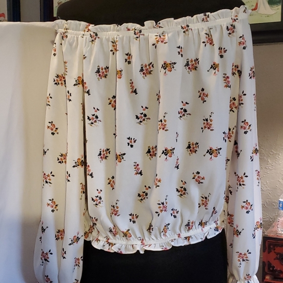 Beautiful XL Off the Shoulder Top, 3/4 sleeve, NWTs,Arizona Jean - Picture 5 of 8